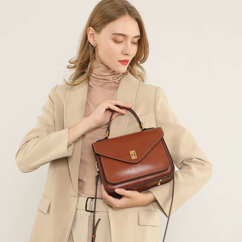 レザーバッグ クラシック風レザーハンドバッグ