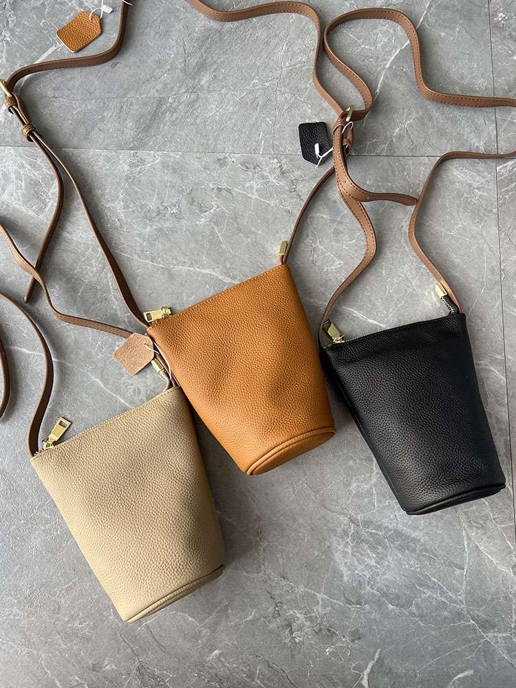 レザーバッグ ミニショルダーバッグ