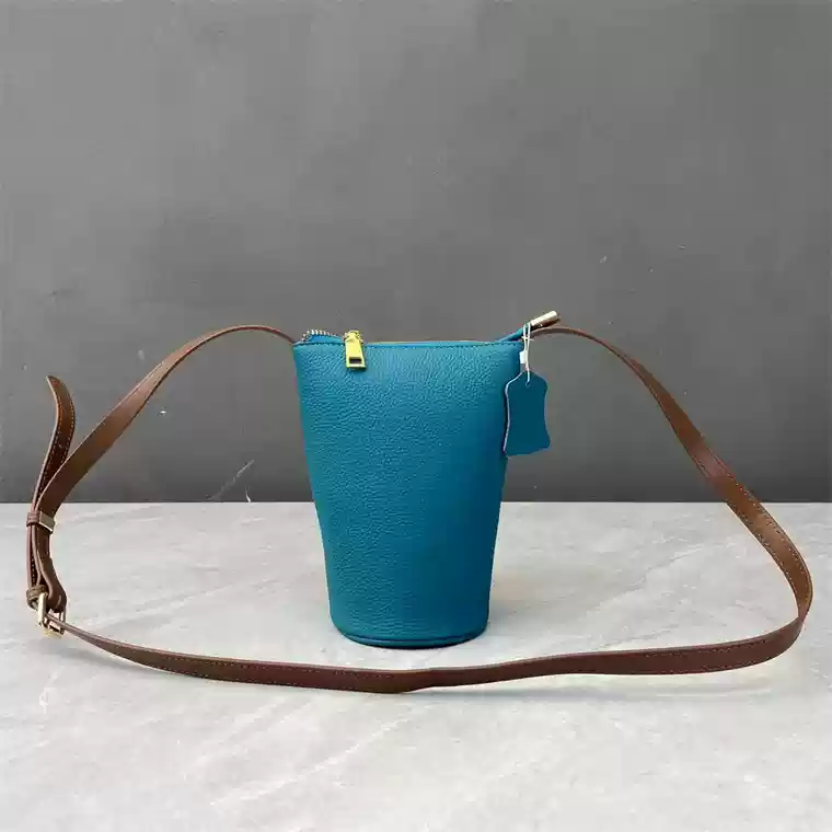 レザーバッグ ミニショルダーバッグ