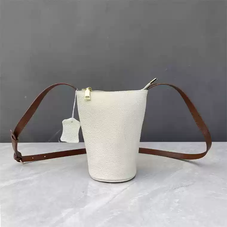 レザーバッグ ミニショルダーバッグ