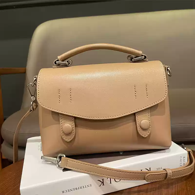 レザーバッグレディース クラシック風 二つ折りレザーハンドバッグ