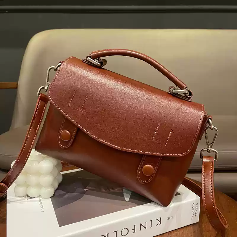 レザーバッグレディース クラシック風 二つ折りレザーハンドバッグ