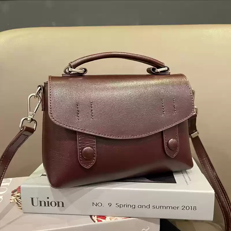 レザーバッグレディース クラシック風 二つ折りレザーハンドバッグ