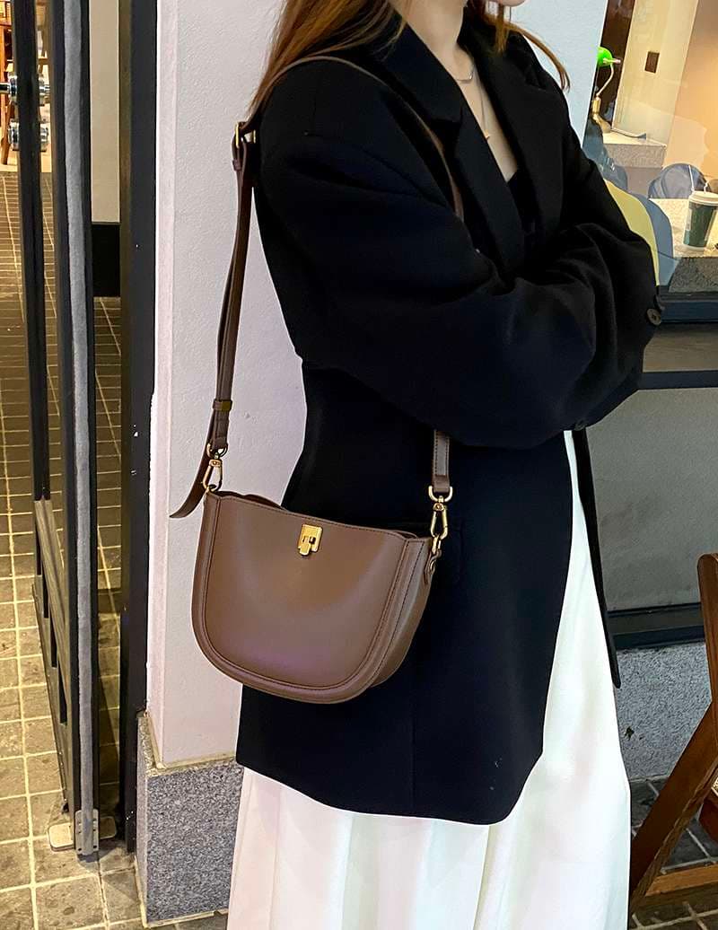 レザーバッグ ショルダーバッグ