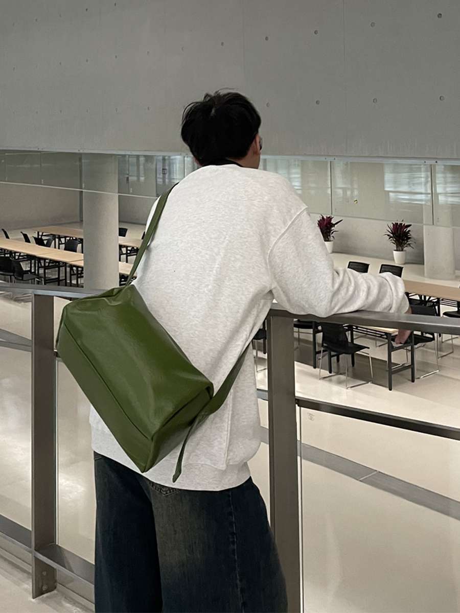 レザーバッグ シンプルショルダーバッグ