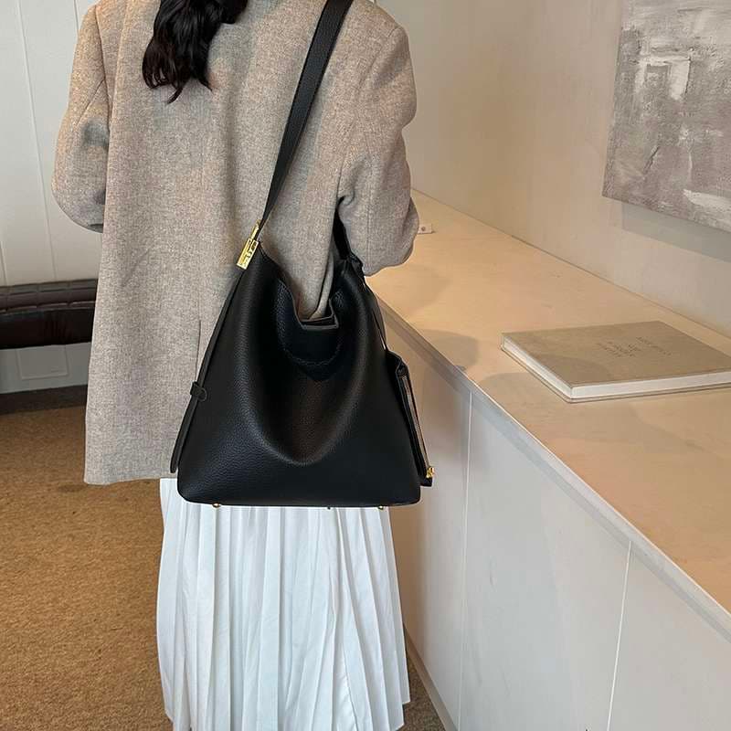 レザーバッグ 大容量トートバッグ