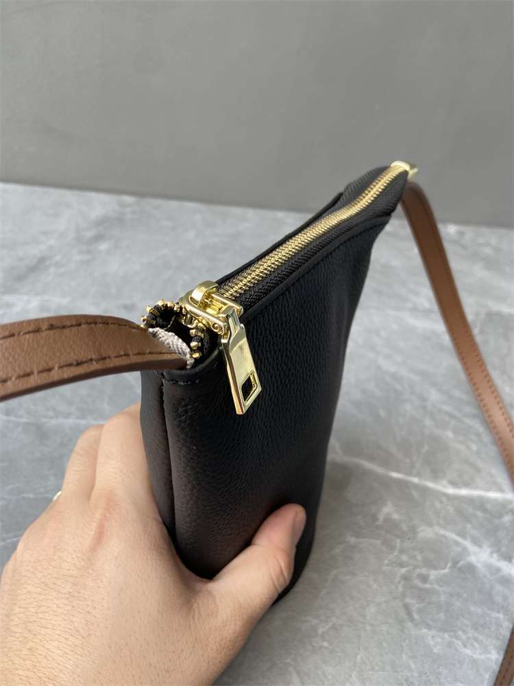レザーバッグ ミニショルダーバッグ