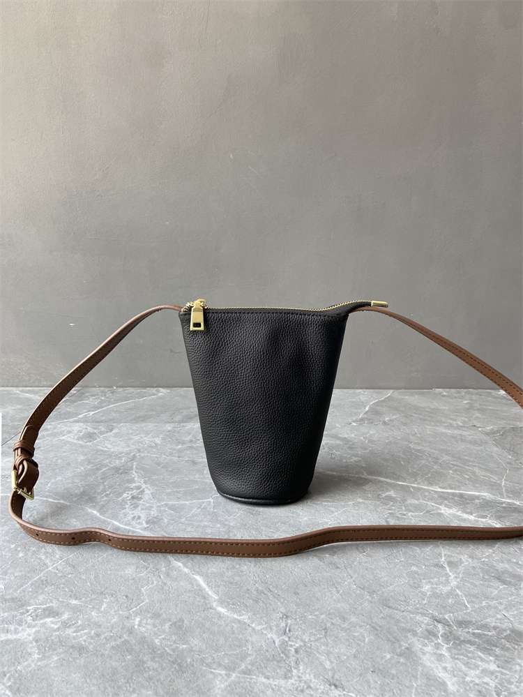 レザーバッグ ミニショルダーバッグ