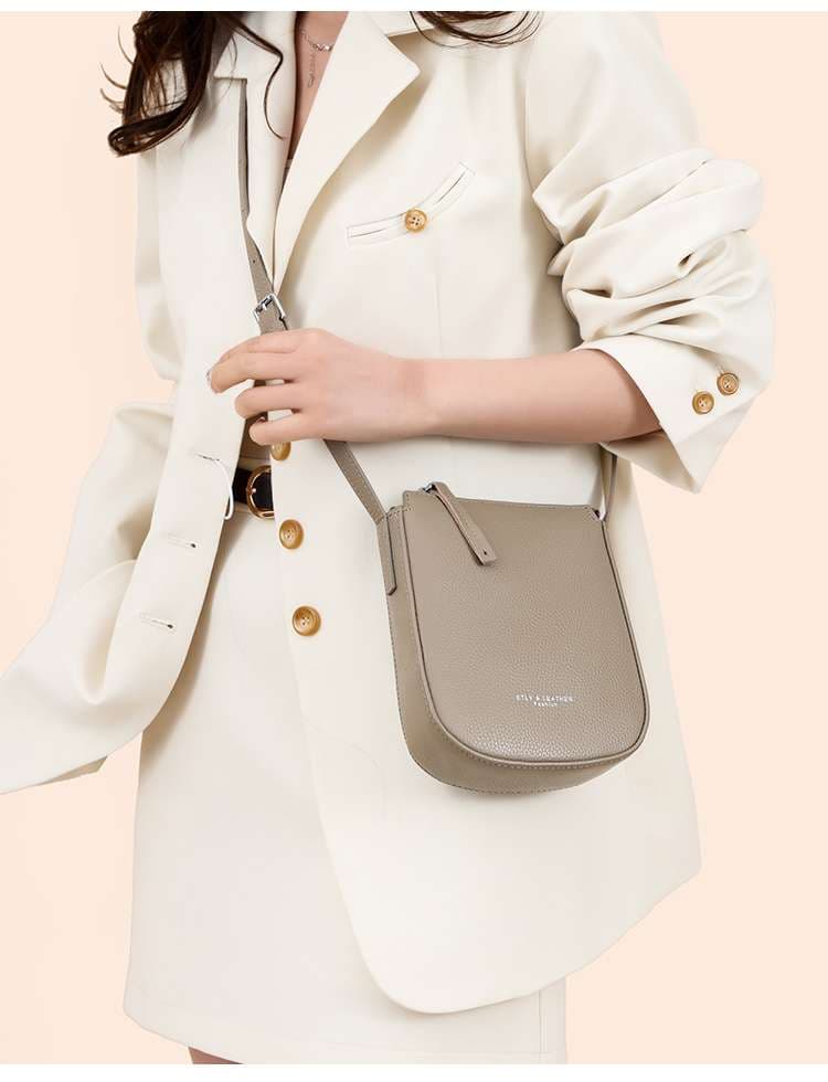 レザーバッグ シンプルショルダーバッグ