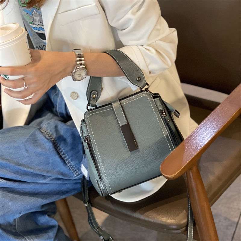 レザーバッグ シンプルミニトートバッグ