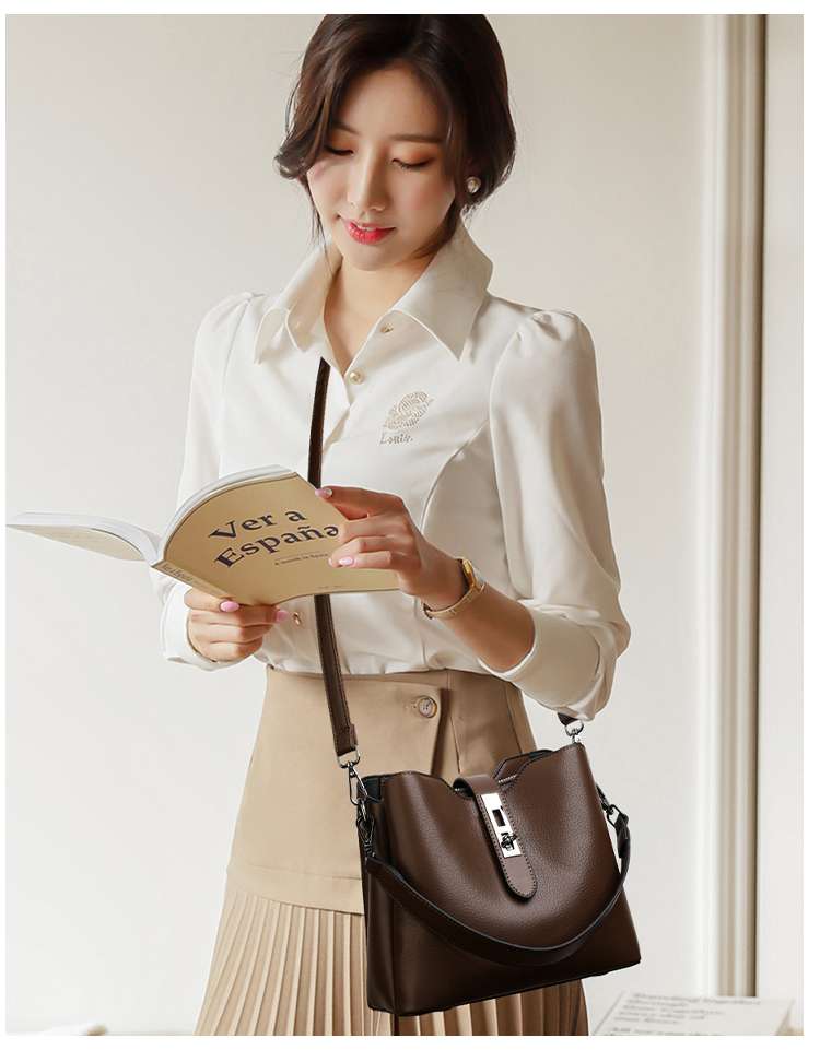 レザーバッグ ミニショルダーバッグ