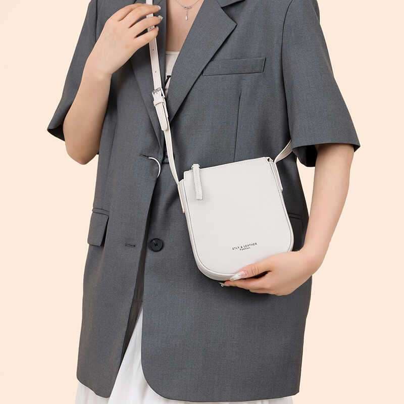 レザーバッグ シンプルショルダーバッグ
