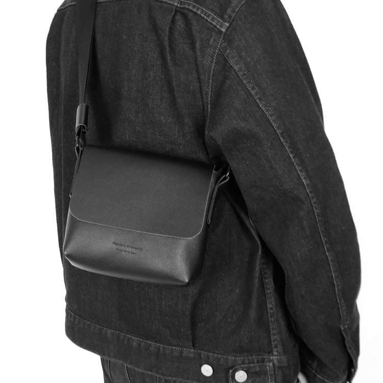 レザーバッグ シンプル ボディバッグ