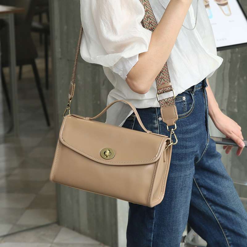 レザーバッグレディース クラシック風 ショルダーバッグ