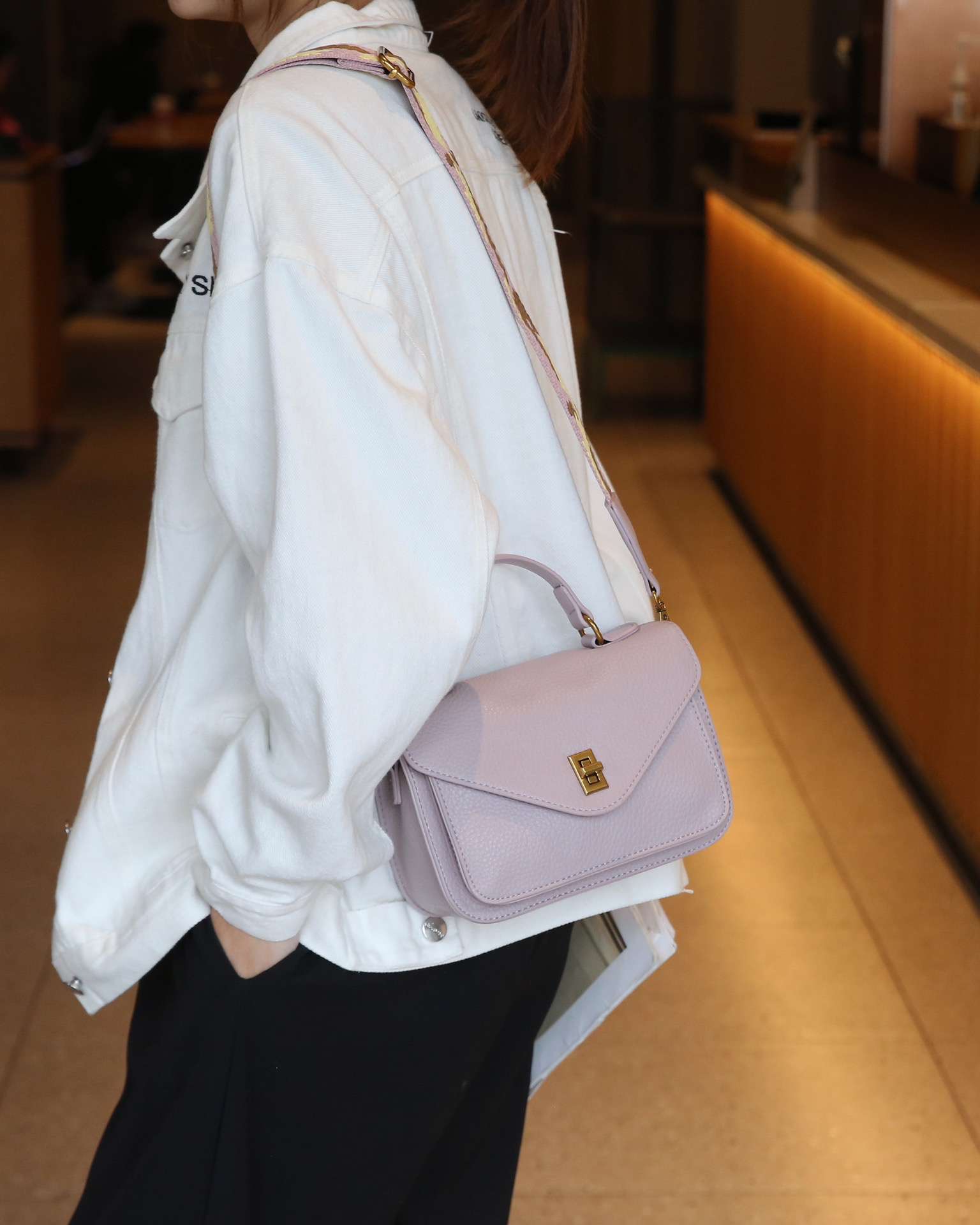 レザーバッグ ミニショルダーバッグ クラシック金具付き