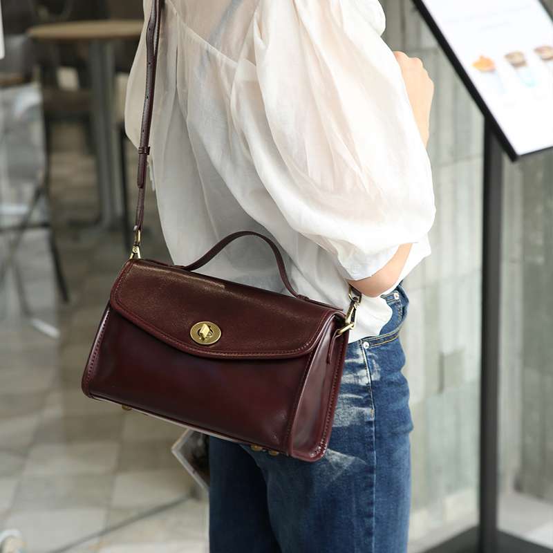 レザーバッグレディース クラシック風 ショルダーバッグ