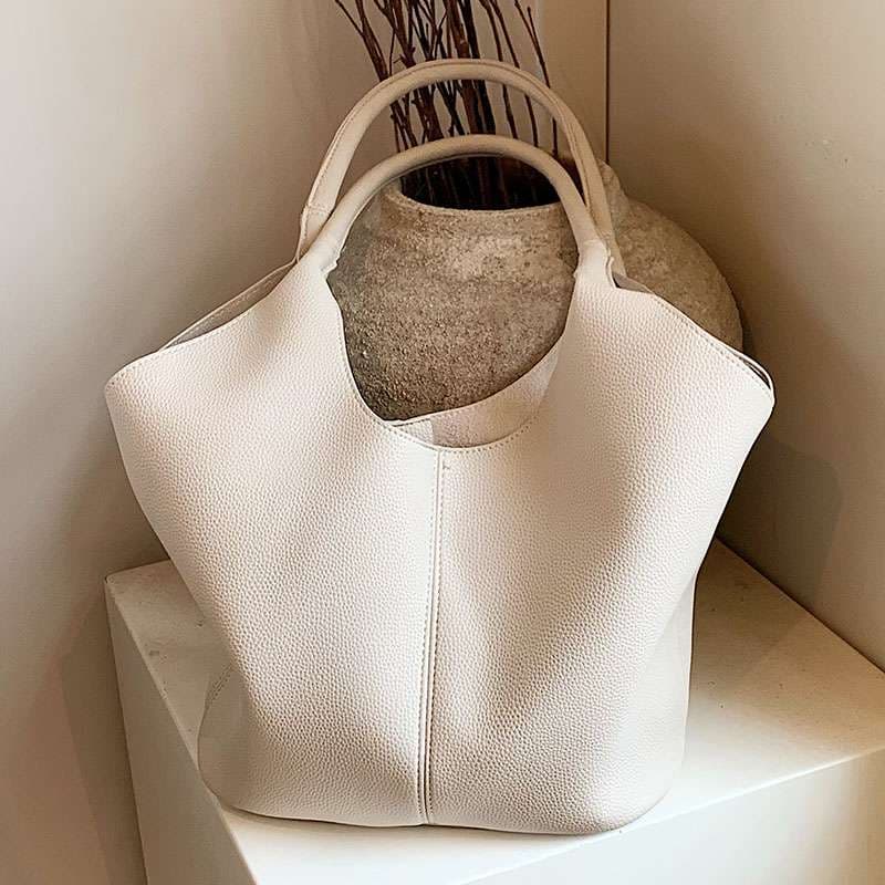 レザーバッグ シンプル大容量レザートートバッグ