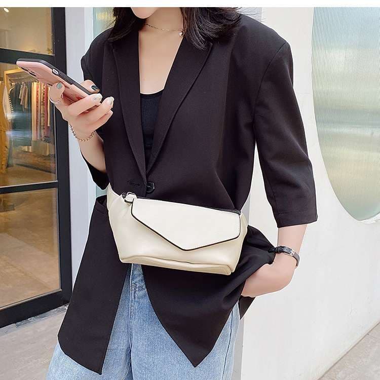 レザーバッグ スタイリッシュ ボディバッグ