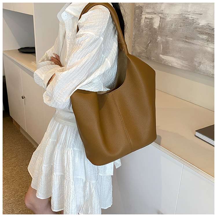 レザーバッグ シンプル大容量レザートートバッグ