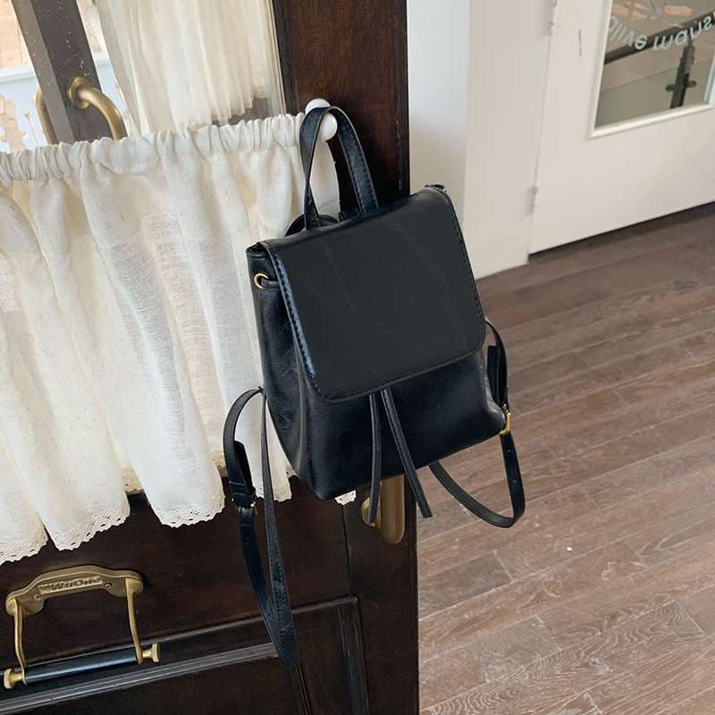 レザーバッグ シンプルレザーミニリュック