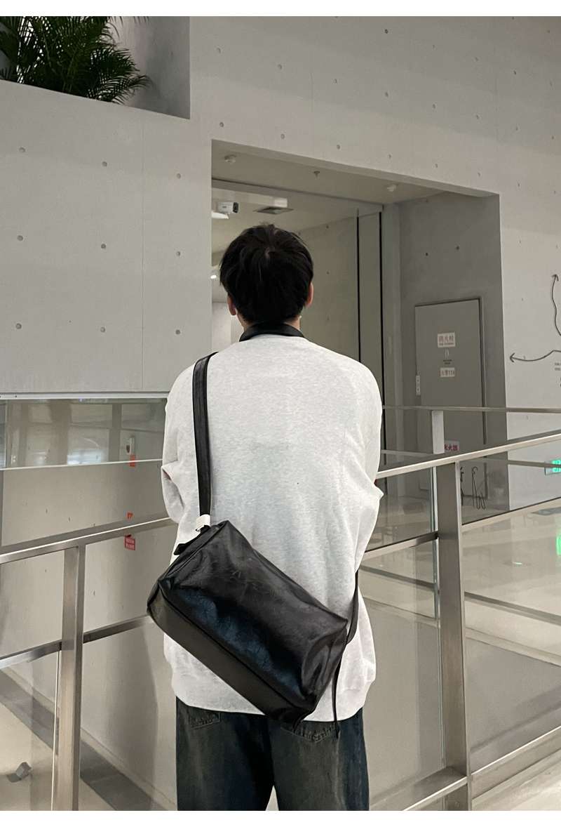 レザーバッグ シンプルショルダーバッグ