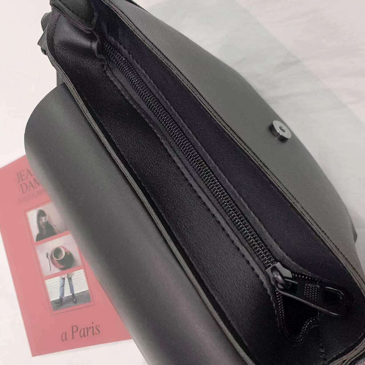 レザーバッグ シンプル ボディバッグ