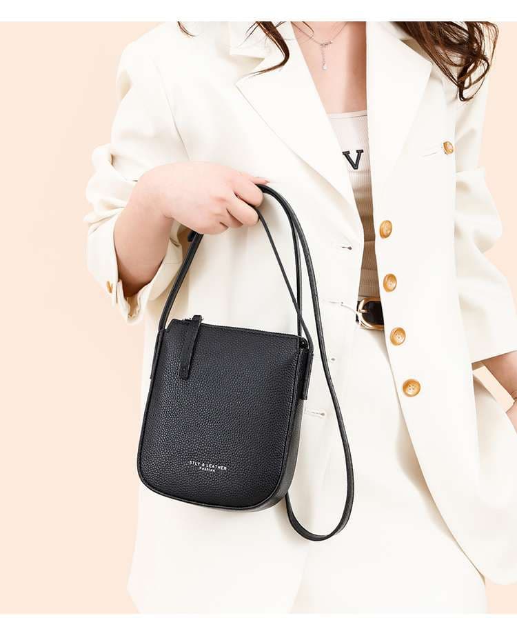 レザーバッグ シンプルショルダーバッグ