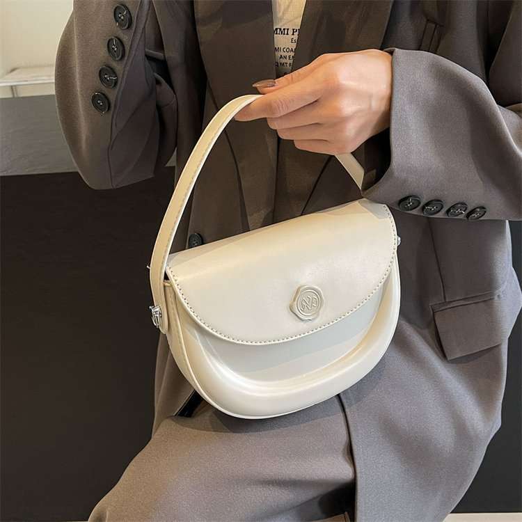 レザーバッグ クラシックショルダーバッグ