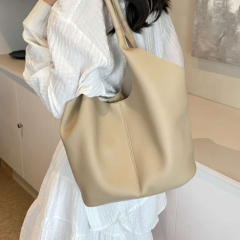 レザーバッグ シンプル大容量レザートートバッグ