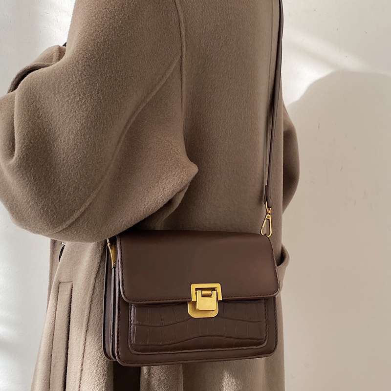 レザーバッグ クロコ型押しレザーミニショルダー